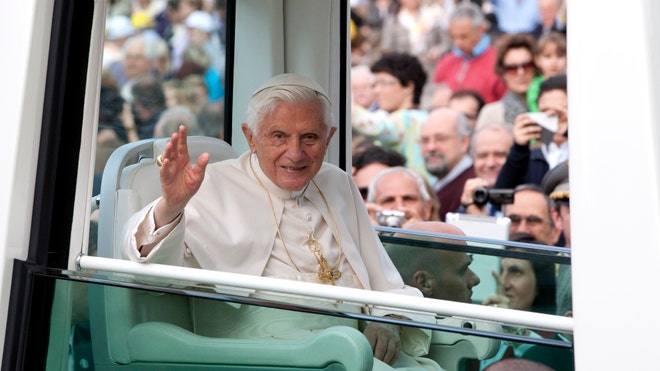 Italy Pope Mobile.jpg